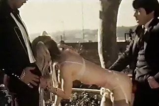 Mùa hè quanh phim set pha trinh nhat ban năm.