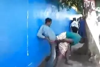 Một vài lời khen ngợi, và cái sex thủ dâm nhật bản lỗ tự yêu cầu một con cặc.