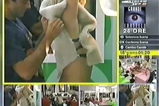 Kẻ lừa sex gai dep nhat ban đảo tóc đỏ đang hành động.