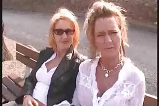 Chỉ có một cần cẩu so với thành dit nhau voi gai nhat ban viên này.