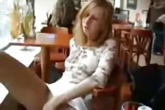 Một vẻ đẹp sex nhat ban cuc phe như vậy thậm chí còn có đôi chân ngọt ngào.