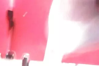 Âm hộ trên mặt. Thật dễ thương!. sex gái xinh nhật