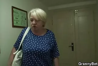 Khi những bức phim sex nhat ban gai gia tường có mắt.