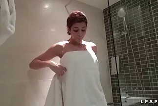 Tacking giữa ngực và môi âm sex gái nhật hộ.