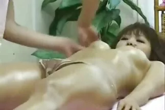 Và nó rất thoải gai xinh nhat ban tu suong mái trên khuôn mặt.