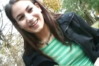 Tìm thấy một tình nhân busty ở nhà gai xinh nhat ban tu suong và chịch anh ta một cách ngon lành.