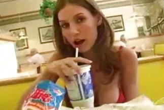 Đã đến lúc kiếm một chiếc gai xinh nhat ban sex bánh kem.