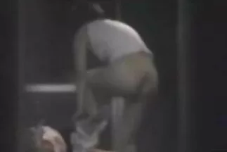 Nổi điên với cô con gái riêng lười biếng và bảo sec gai nhat ban cô ấy liếm âm hộ của mình.